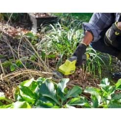 Akku-Gartenschere 'RY4SCA-120' 4 V mit 2,0 Ah Akku und Ladekabel