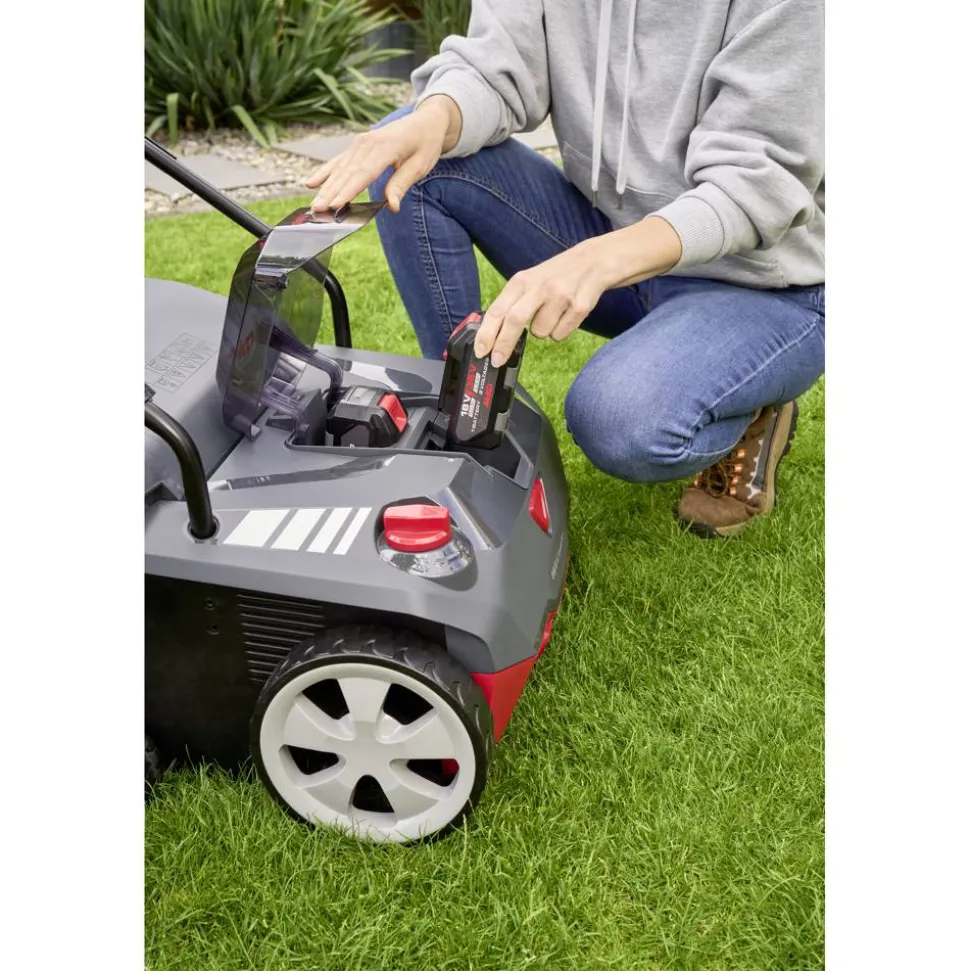 Akku-Vertikutierer '38.6 Li Combi Care' 18/36 V mit Akku und Ladegerät bis 400 m²