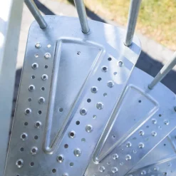 Aussenspindeltreppe 'Gardenspin' Metall Ø 185 cm