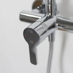 Duschsystem 'Aquamaxx 200' chromfarben mit Einhebelmischer, eckige Kopfbrause