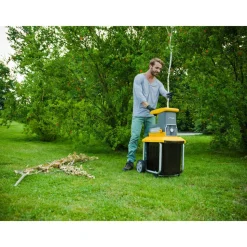 Elektro-Häcksler 'Bio Silent 2500' 2500 W, mit Stopfer und Rücklauffunktion