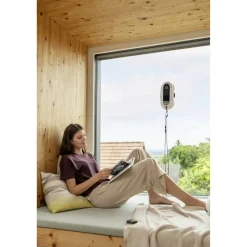 Fensterputzroboter 'RCW 2' mit Fernbedienung
