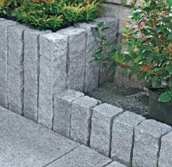 Granitpalisade 'XZ' Granit hellgrau 10 x 10 x 50 cm