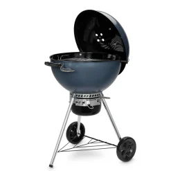 Holzkohlegrill 'Master-Touch GBS C-5750' blau Ø 57 x 107 cm