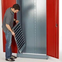 Materialschrank rot