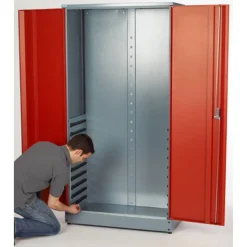 Materialschrank rot