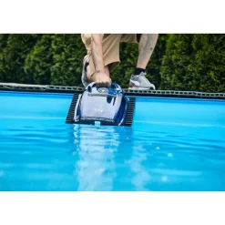 Poolroboter 'CF380' mit Ladekabel