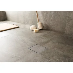Quadratischer Bodenablauf befliesbar 20 x 20 cm