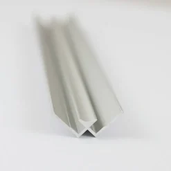 Verbindungsprofil für Rückwandplatten, Ecke innen, alu silber matt, 2550 mm